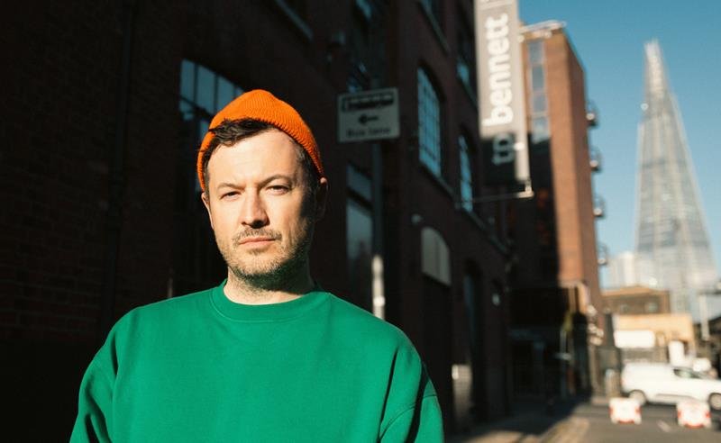 SYML lança a versão deluxe do seu álbum ao vivo Paris Unplugged